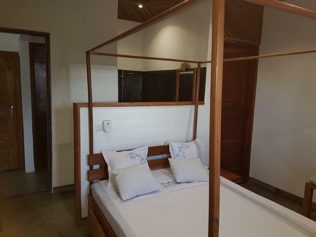 Les Hibiscus Villa Ambondrona  Exterior photo