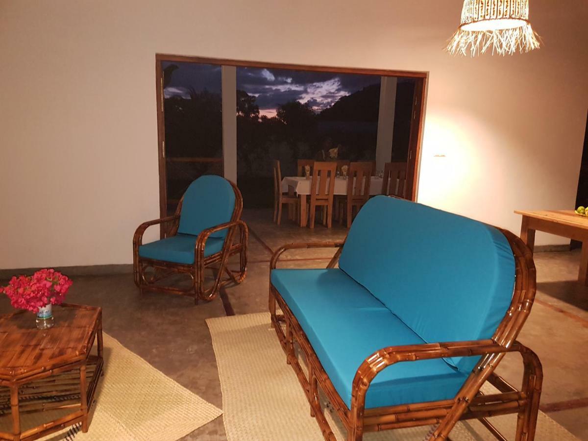 Les Hibiscus Villa Ambondrona  Exterior photo